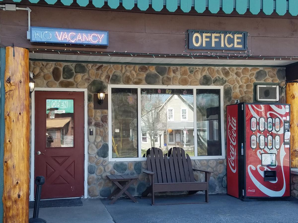 Clark'S Beach Motel Old Forge Esterno foto
