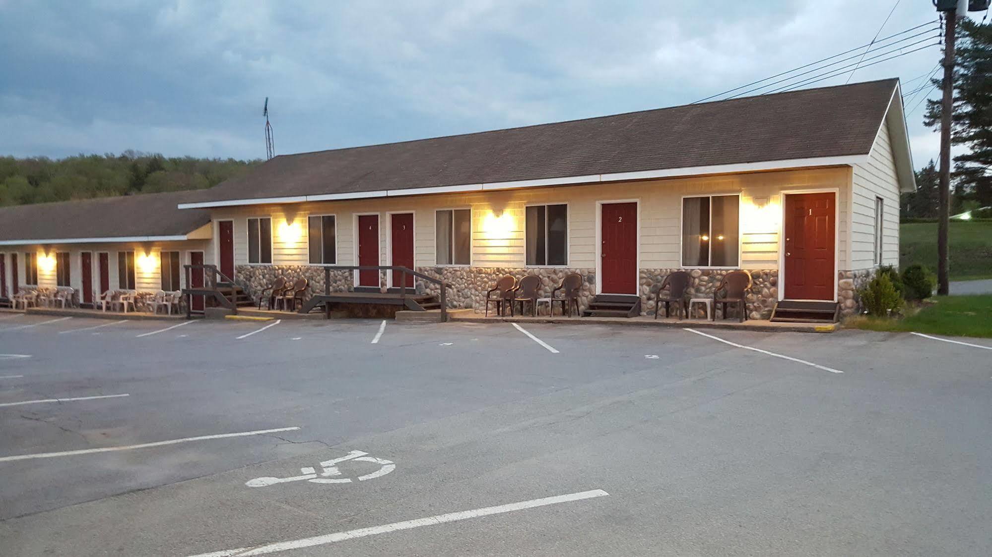 Clark'S Beach Motel Old Forge Esterno foto
